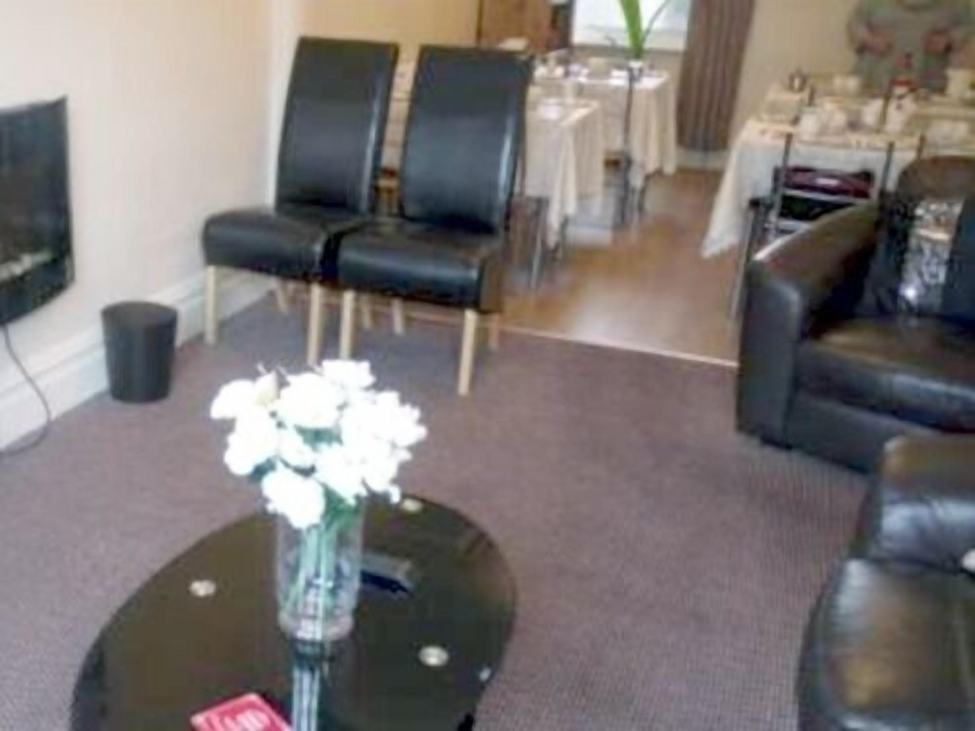 Hazelgrove Guest House — Photos 1